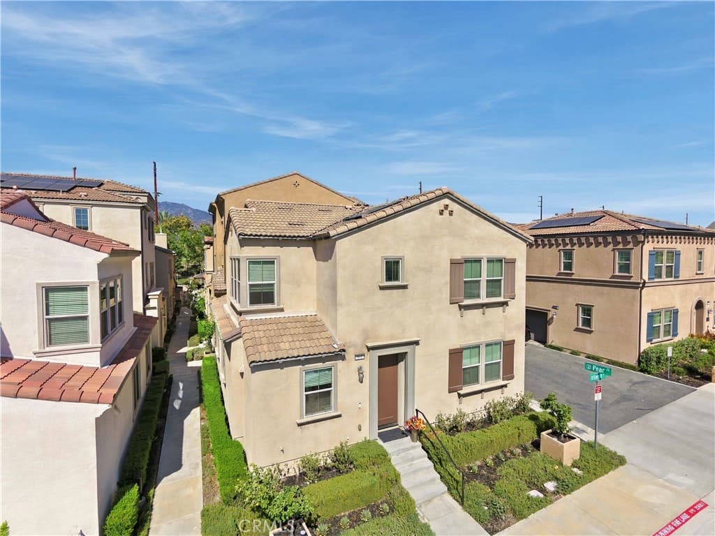 881 Pear Court
