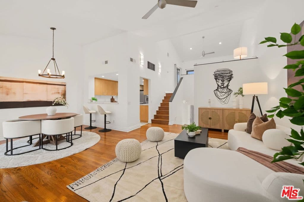 1222 N Kings Road 8