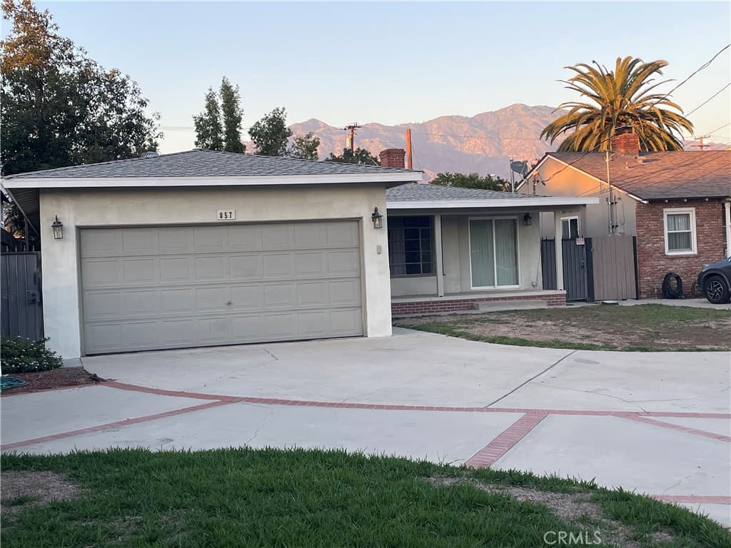 857 Encino Way