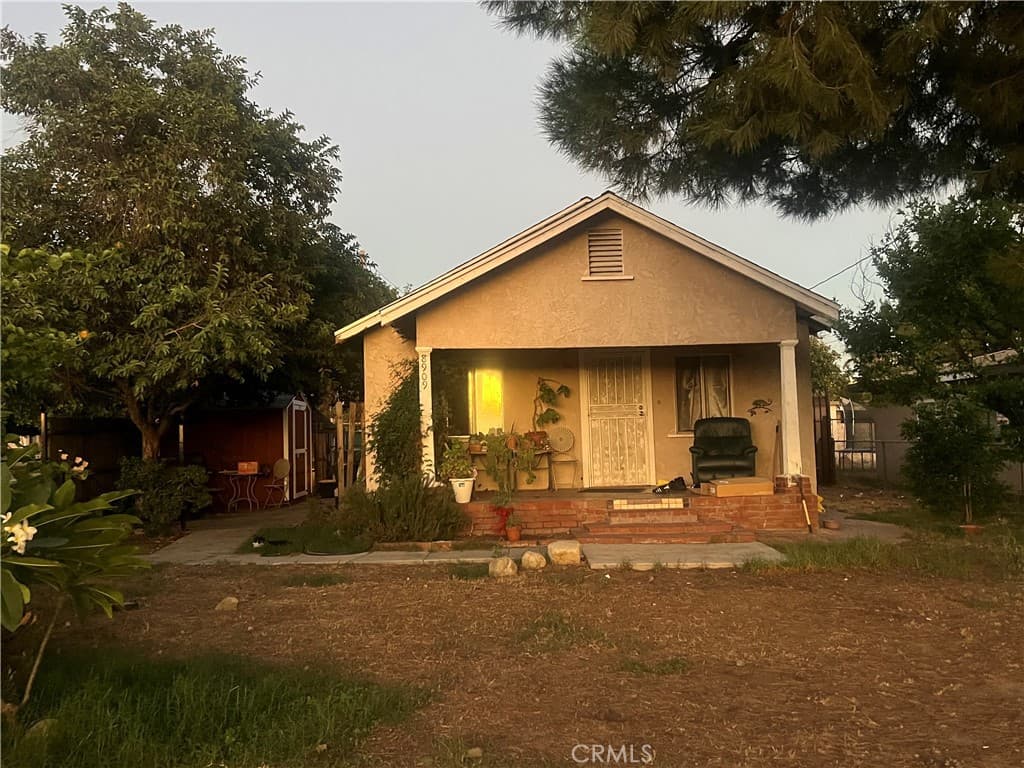 8909 Laurel