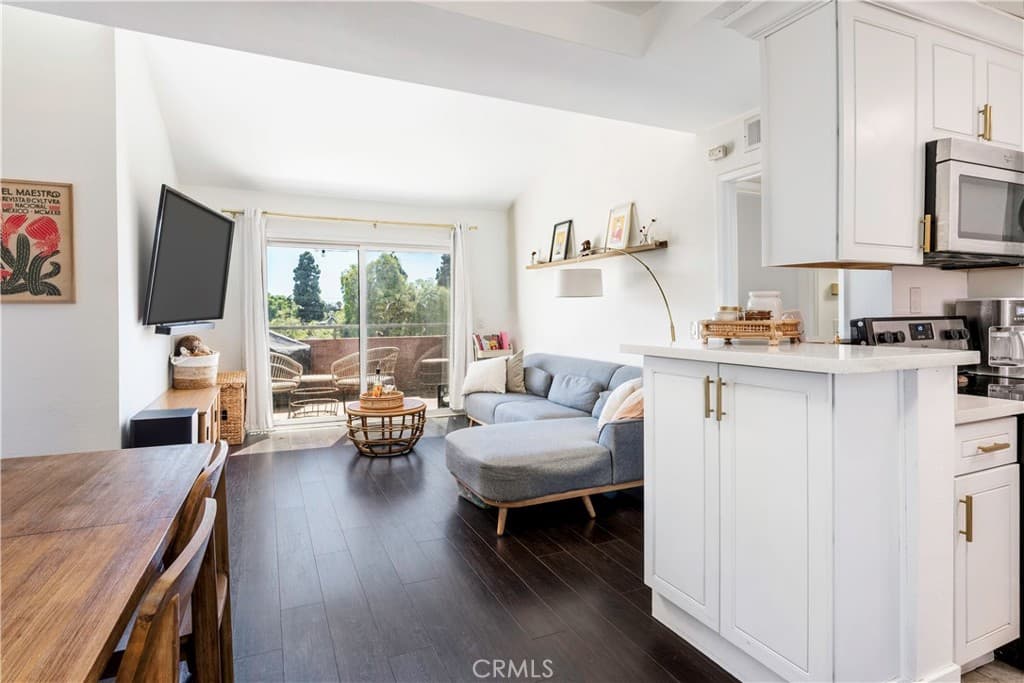 2507 E 15th 301