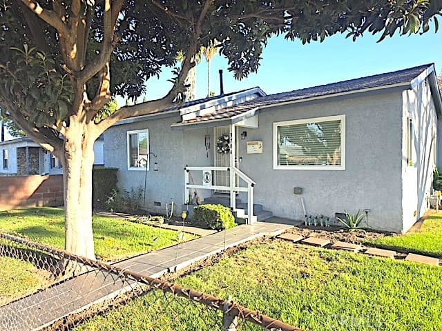 3704 E Wymore