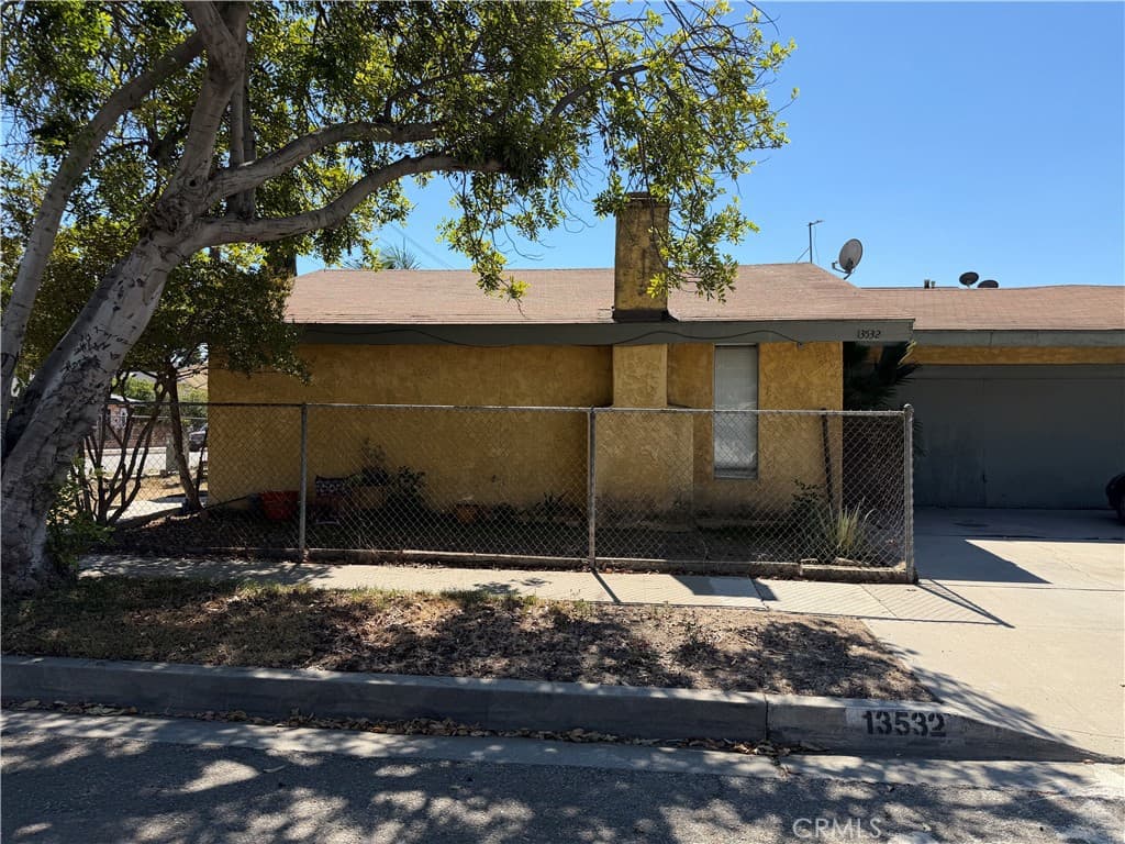 13530 Valle Vista