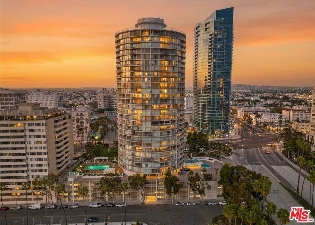 700 E Ocean Boulevard 1102