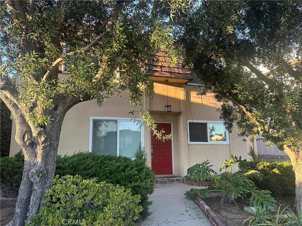 1311 Manhattan Beach Boulevard 1