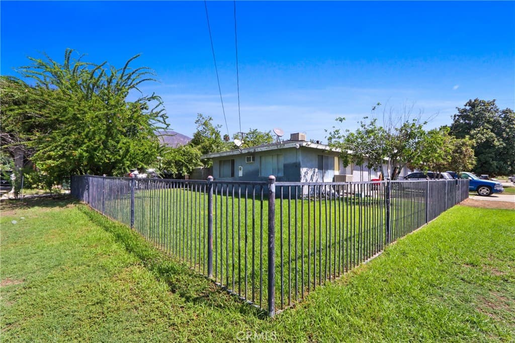 202 E 43rd