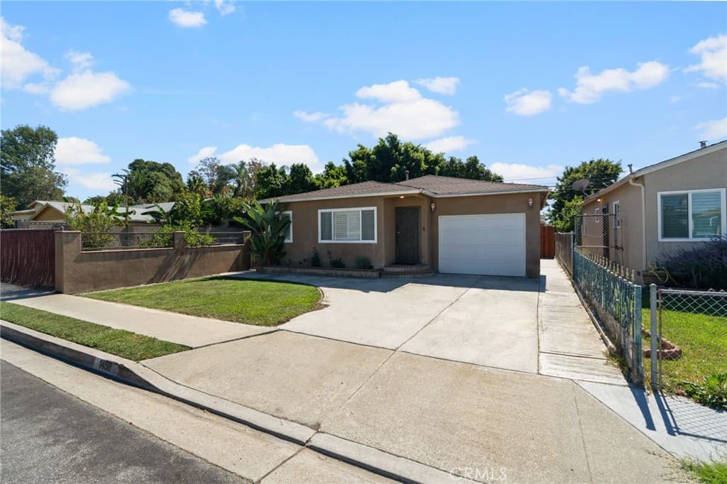 1458 E 215th