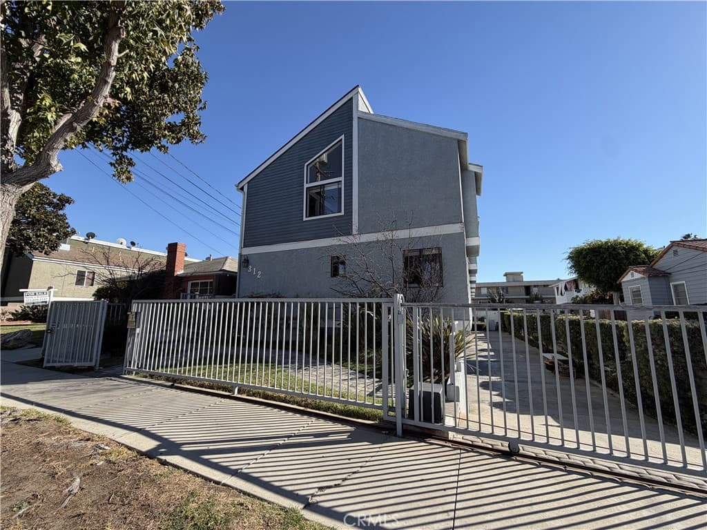 312 E Plymouth Street 4