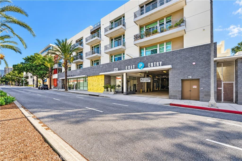 238 S Arroyo Parkway 303