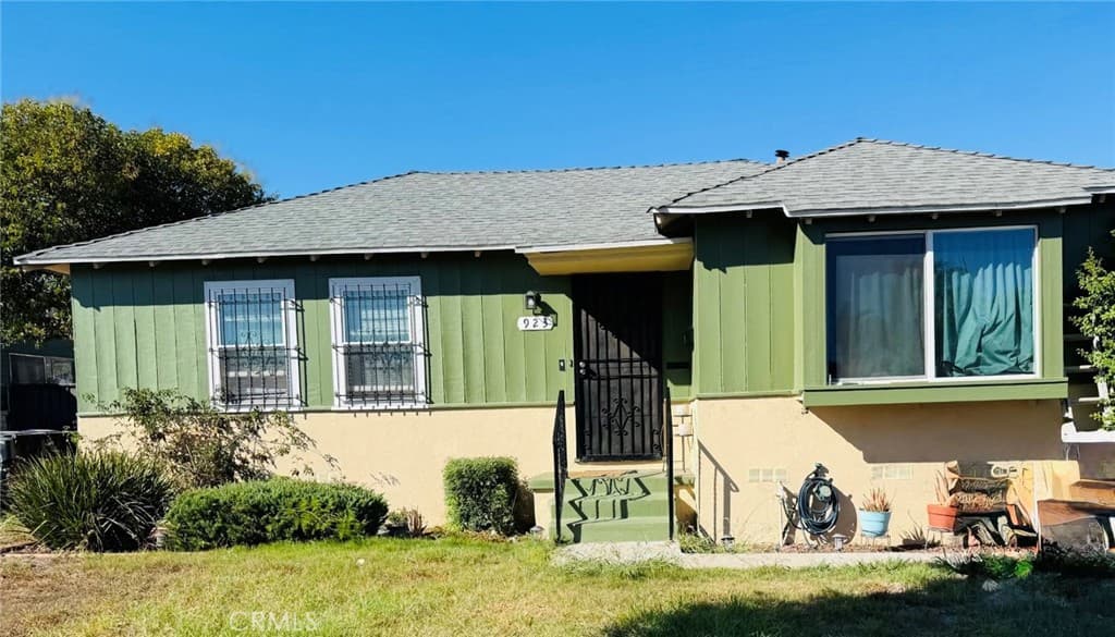 923 E 118 Drive