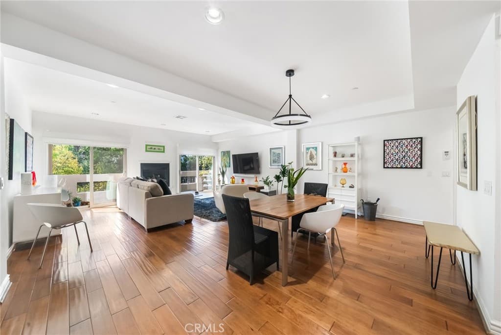 1410 N Curson Avenue 202
