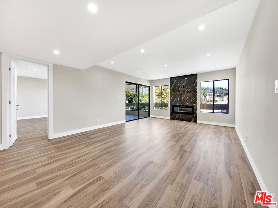 1325 Valley View Road 201