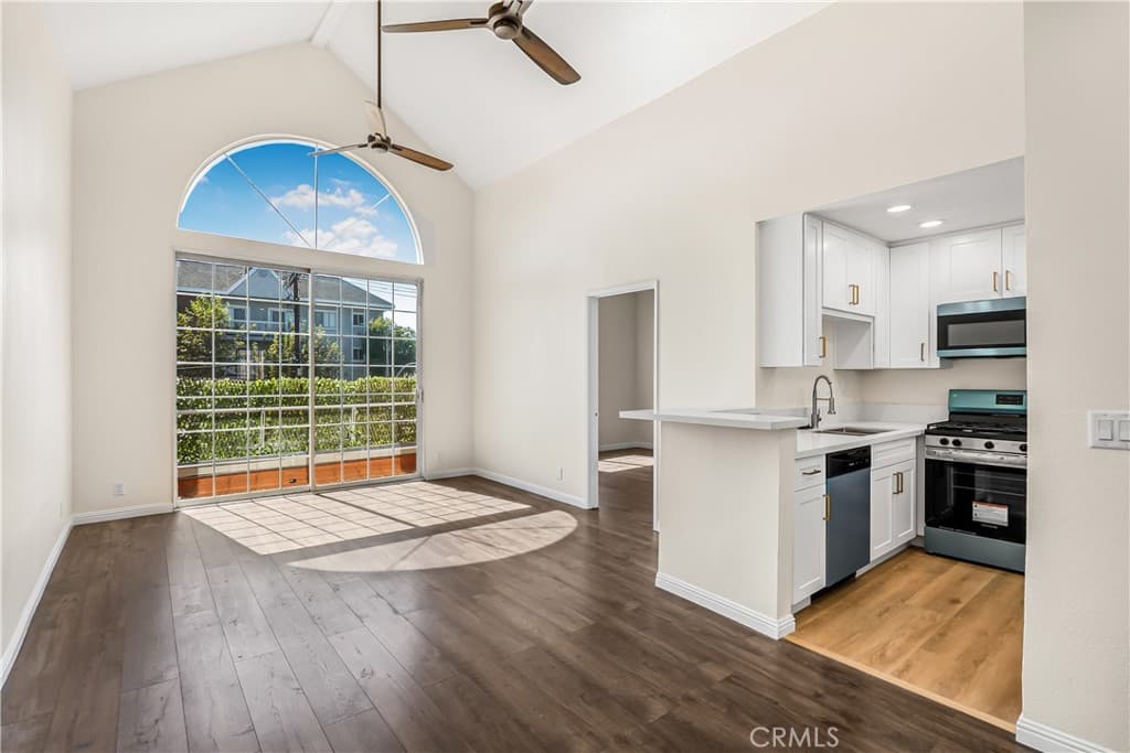 5620 Yolanda Avenue 214