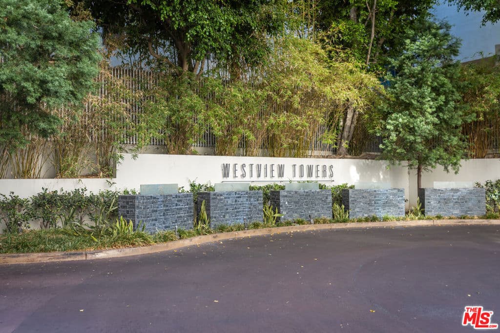 1155 N La Cienega Boulevard 110