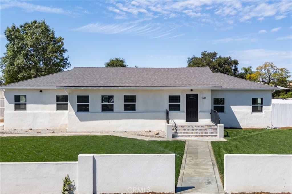 1615 Eastford