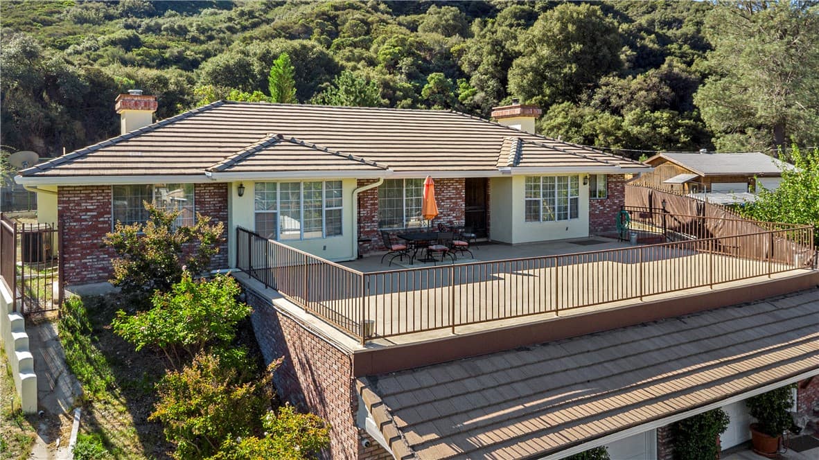 14285 Club View Drive