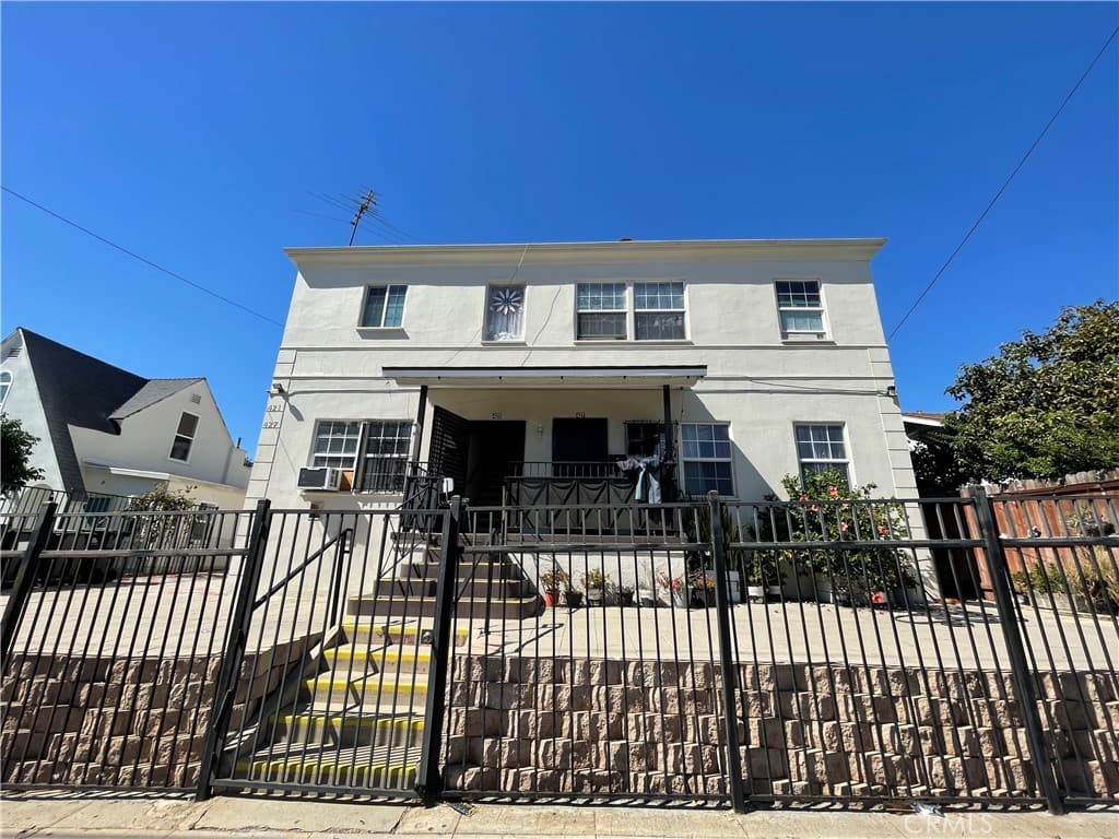 421 N Mott