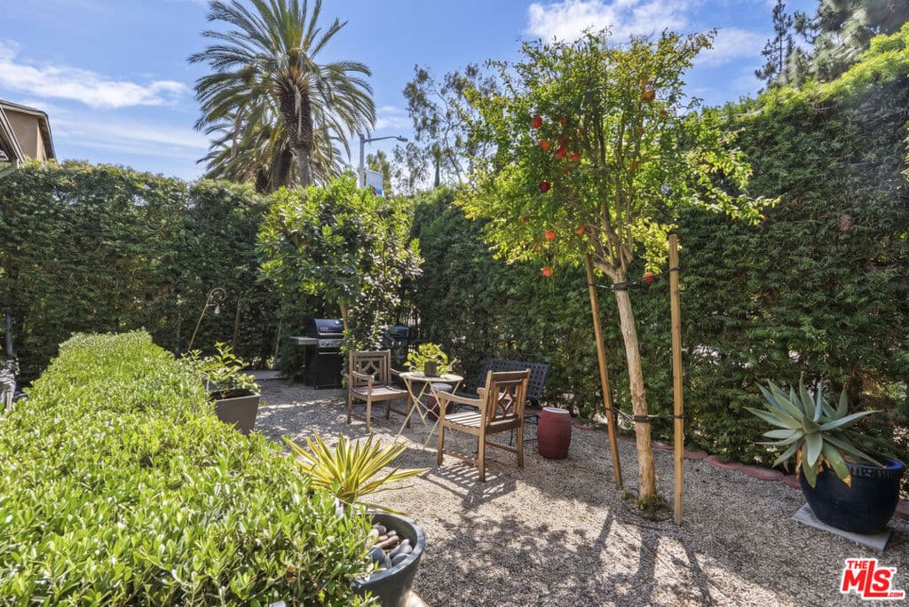 350 N San Vicente Boulevard