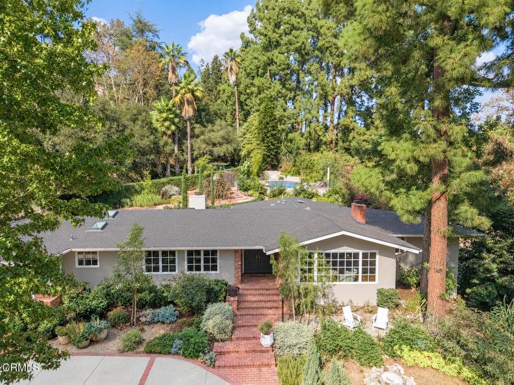 250 N San Rafael Avenue
