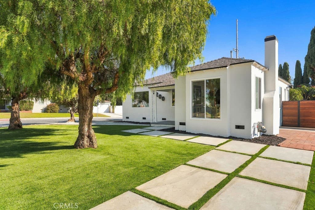 6200 W 85th