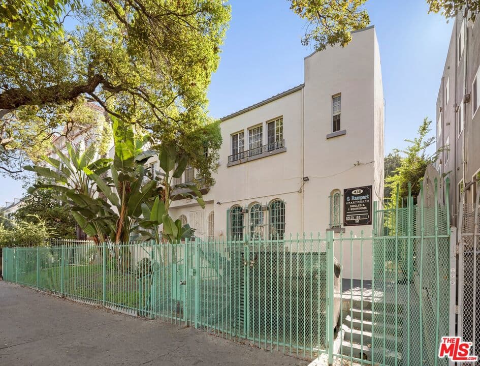 438 S Rampart Boulevard