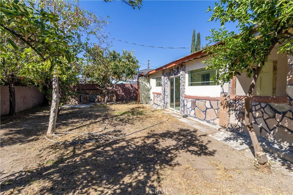 11465 Amboy Ave.