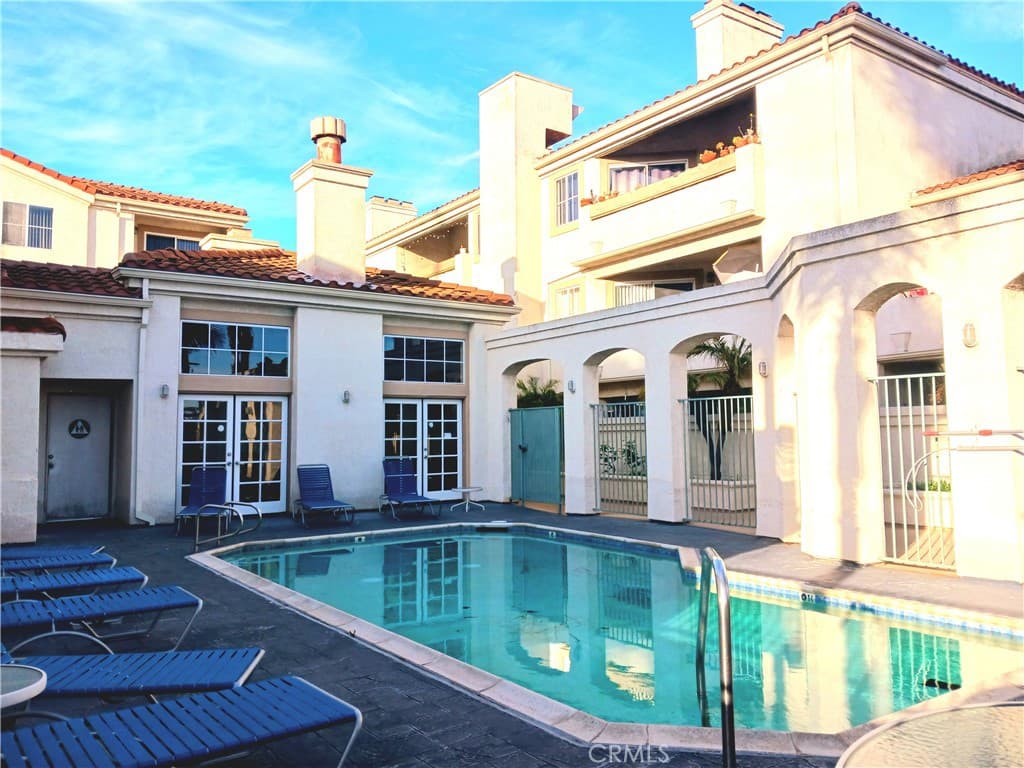 3605 E Anaheim 225