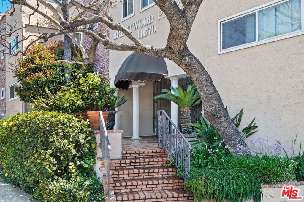 11670 W Sunset Boulevard 109