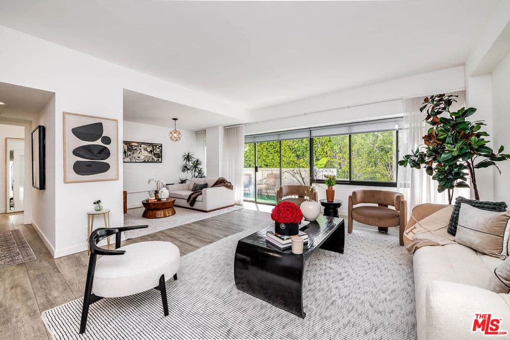 7135 Hollywood Boulevard 305