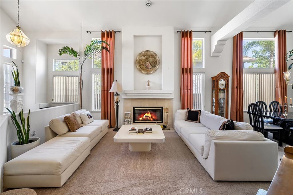 15049 Avenida De Las Flores
