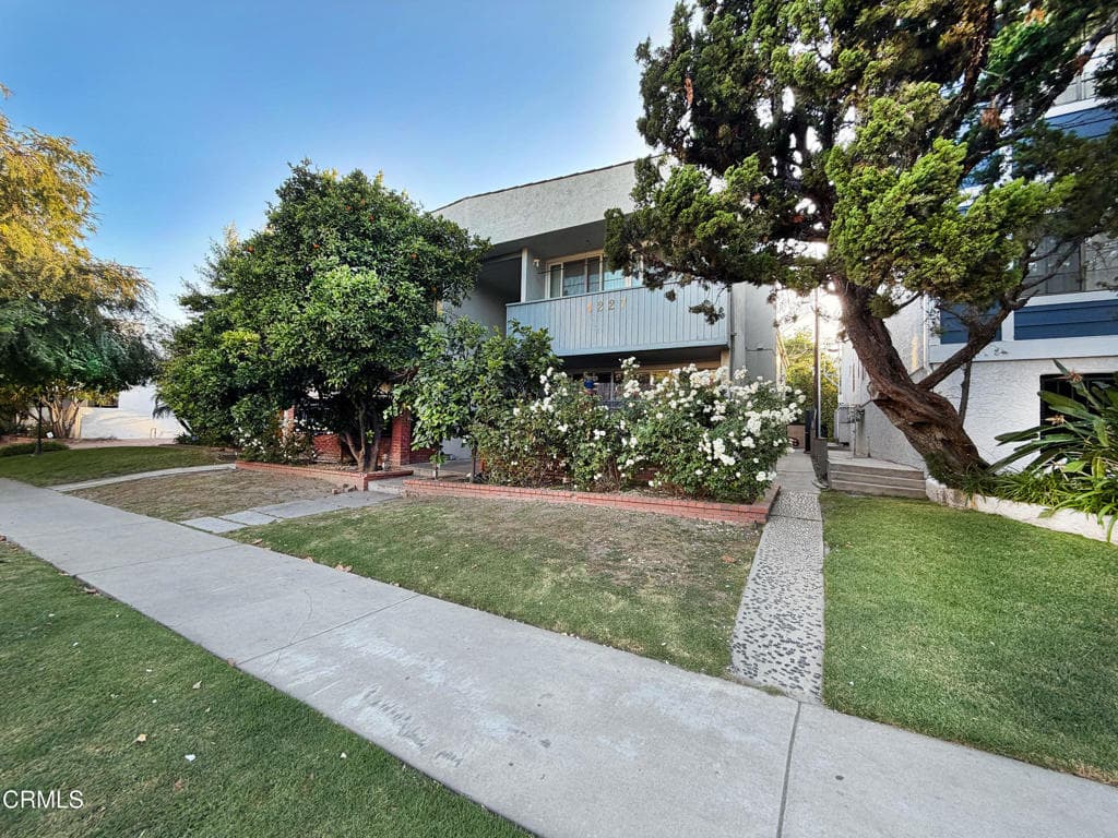 4227 Whitsett Avenue