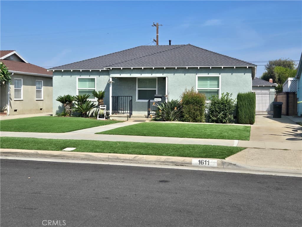 1611 W 154th Place