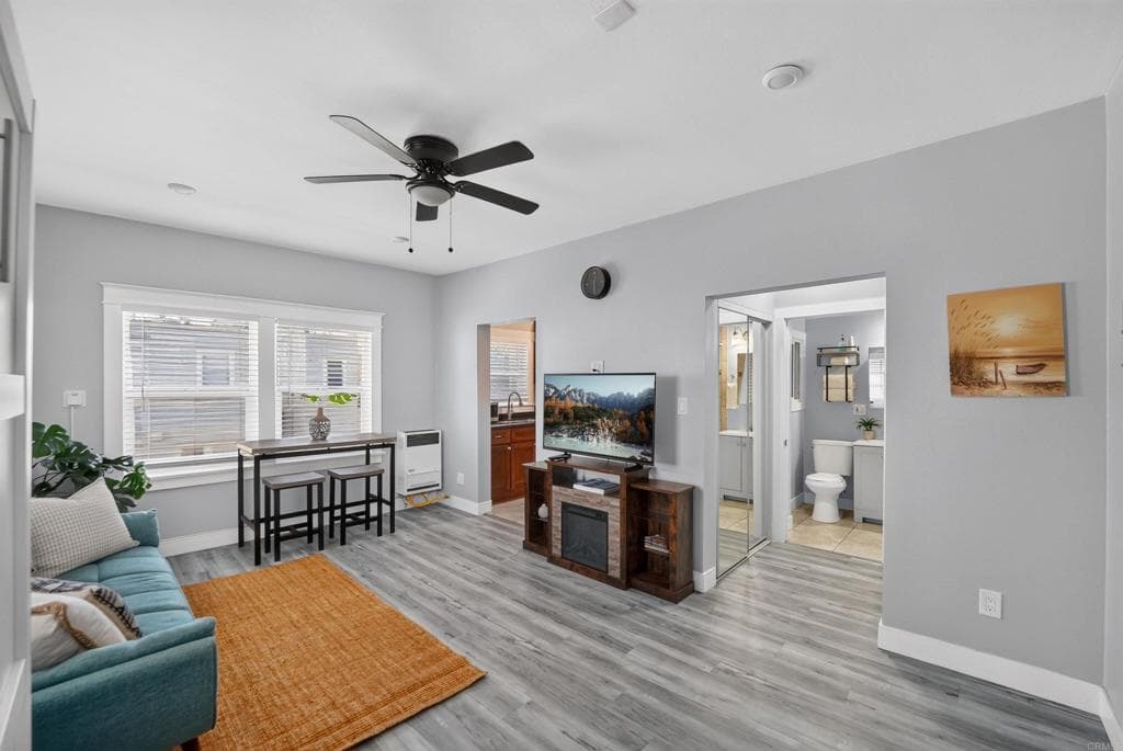 323 W 4Th Street 211