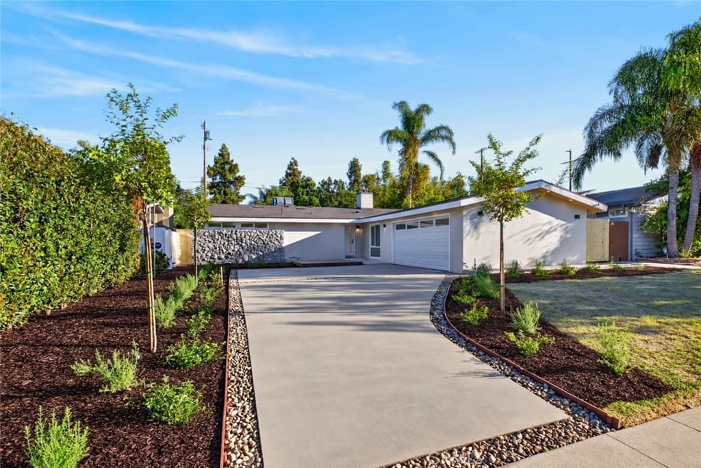 16445 Kingsbury