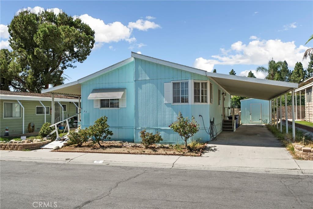 929 E Foothill 35