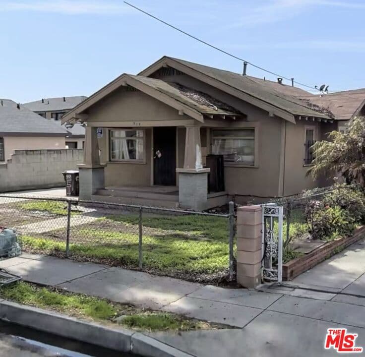 517 N Poinsettia Avenue
