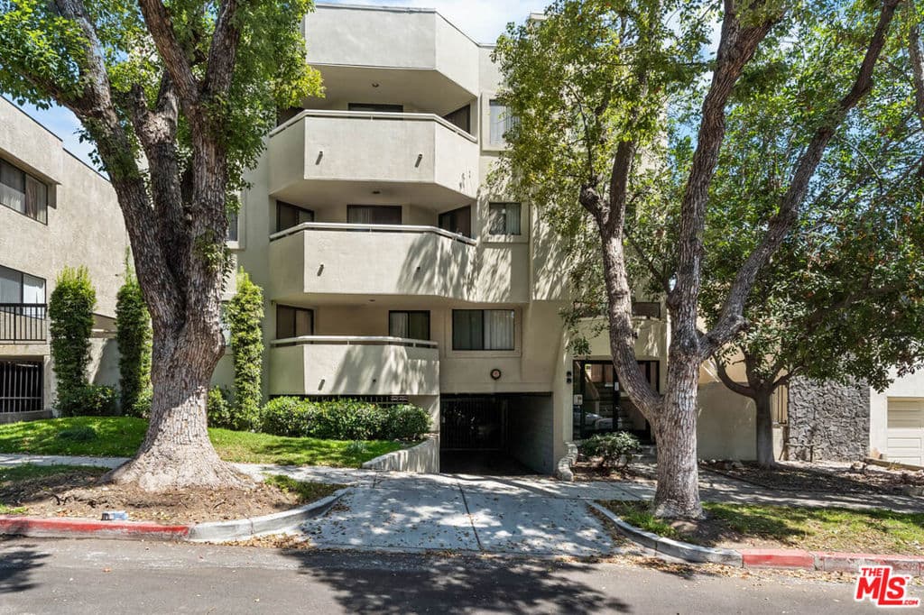 554 E San Jose Avenue 203