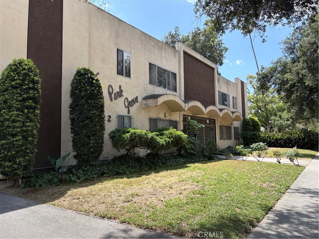 1222 E Orange Grove