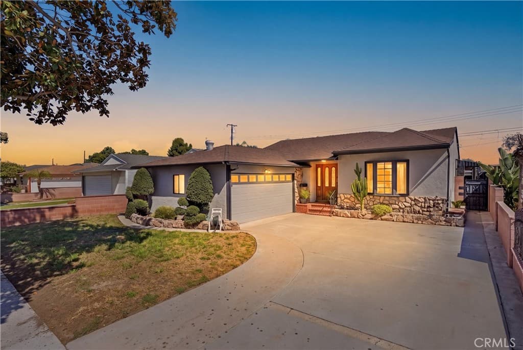 13812 Bechard Ave.
