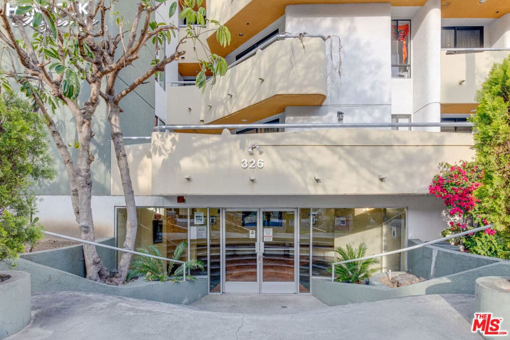 326 Westminster Avenue 404
