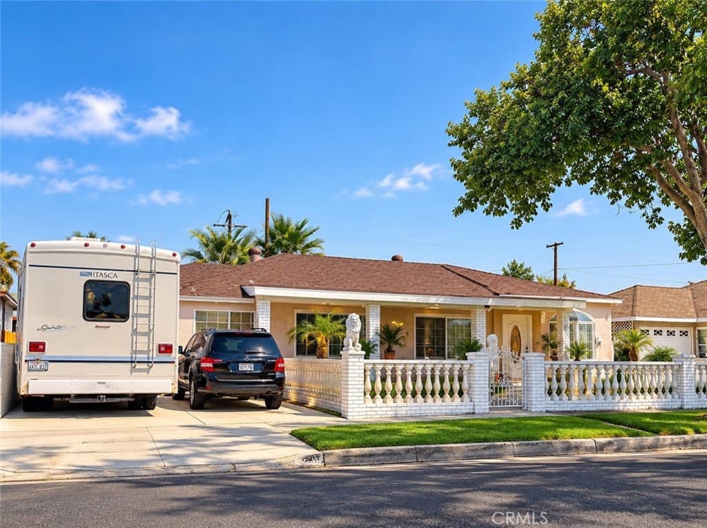 309 E 228th