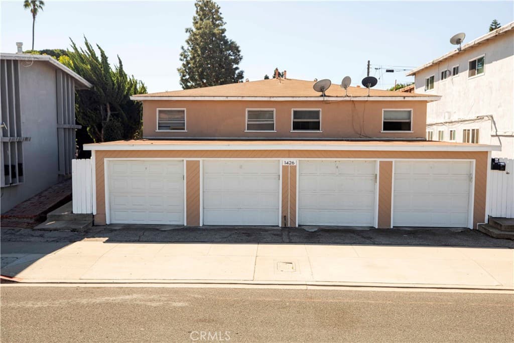 1426 Manhattan Beach