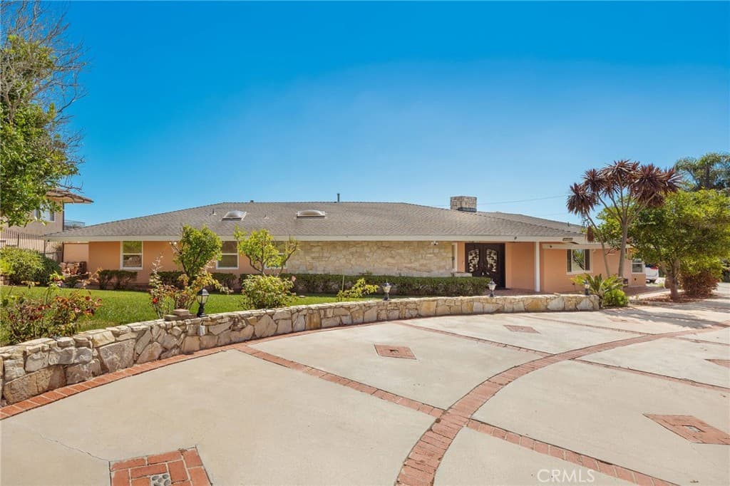 2929 Crest Drive