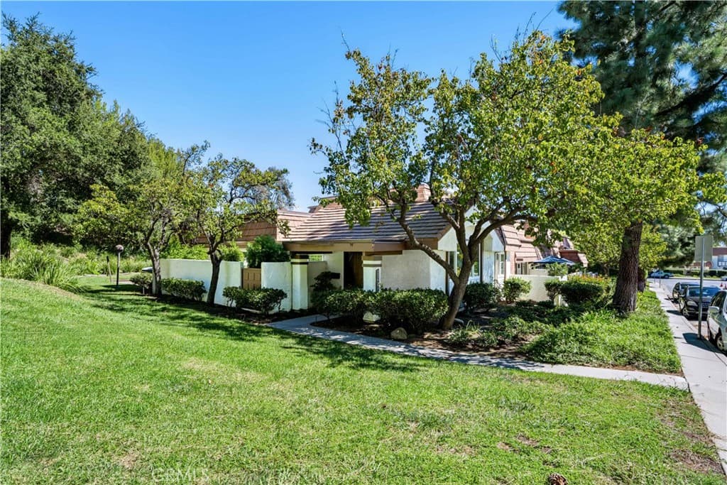 22421 Jeffrey Mark Court 8
