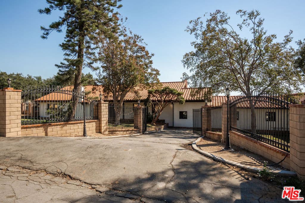 1006 W Milton Drive