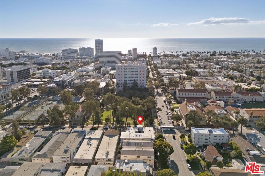 1101 Lincoln Boulevard 5
