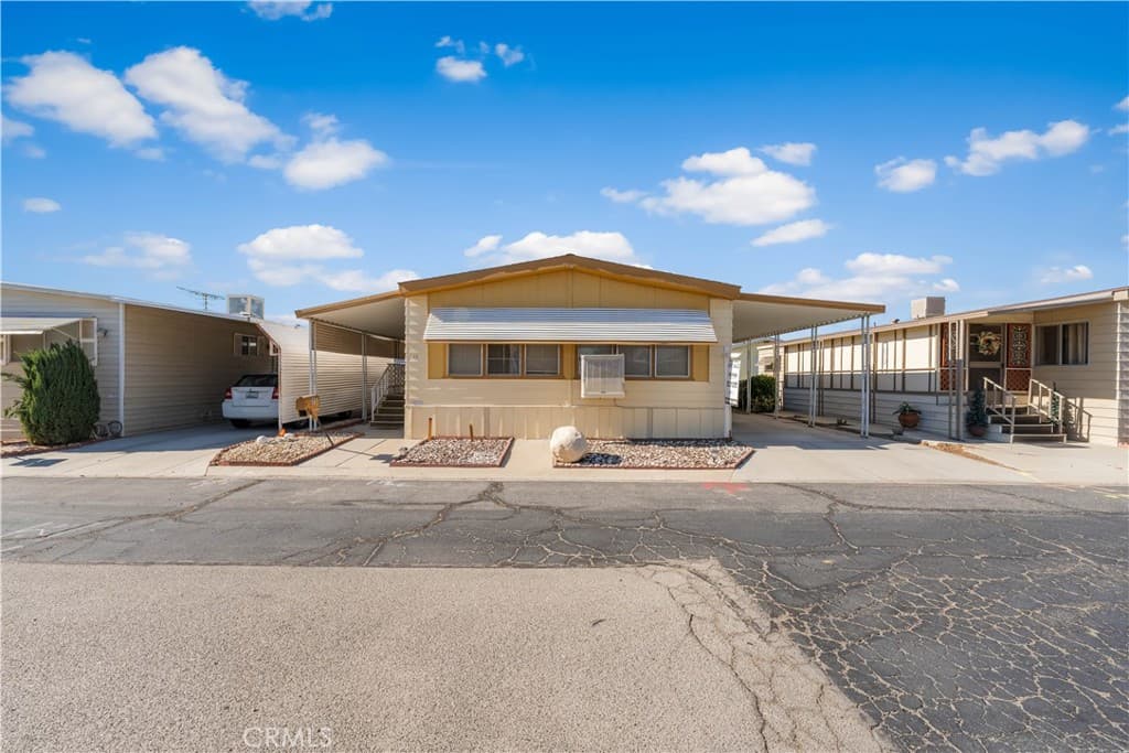 2550 E Avenue I 15