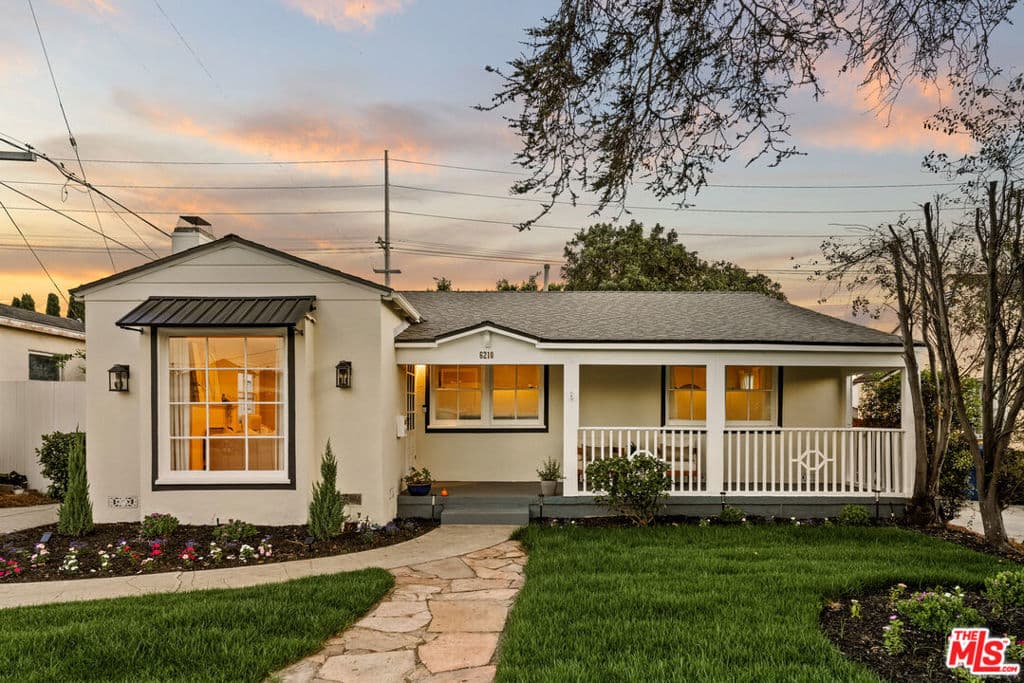 6210 W 85th Place