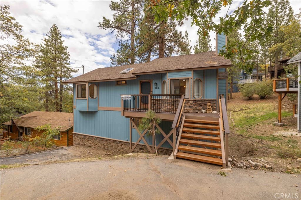 820 Villa Grove