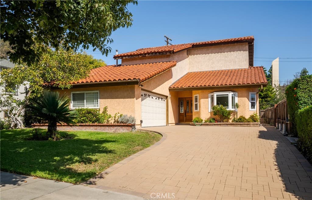 658 Glenmore